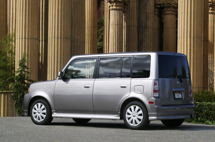  Scion xB 2003 года  (фото 12 из 42)